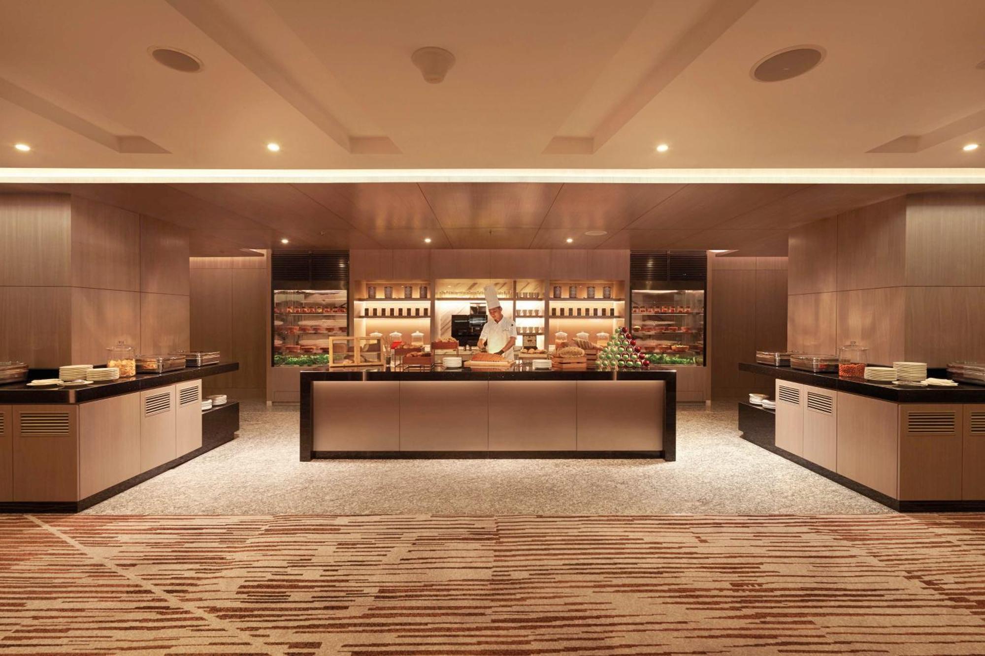 Doubletree By Hilton Shah Alam I-City Exterior foto The new lounge at Hong Kong International Airport